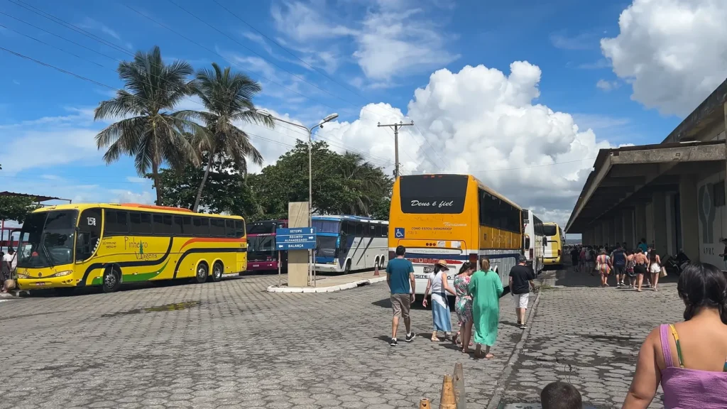 Transporte gratuito em Maceió do porto até o Mercado das Artes durante parada de cruzeiro.
