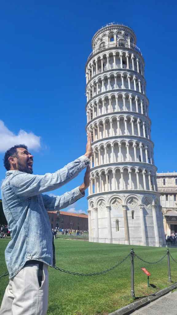 Torre inclinada de Pisa, Itália.
