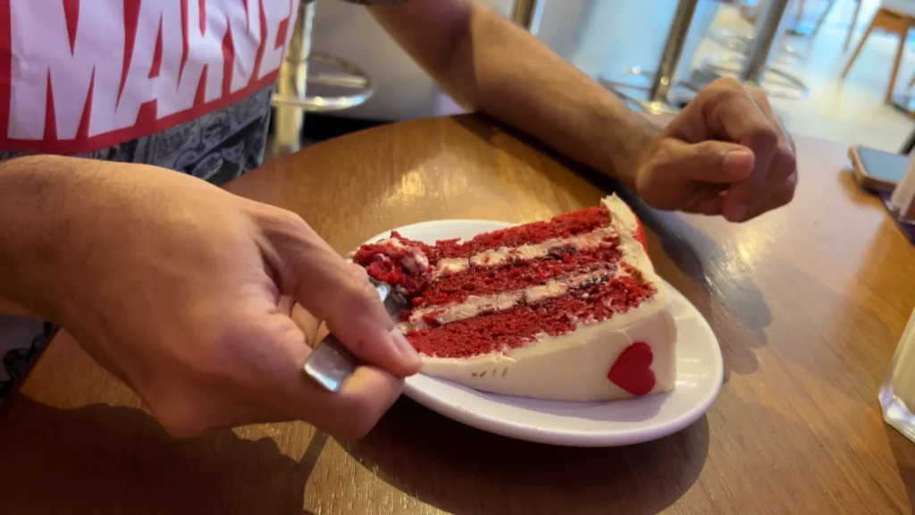 Bolo Red Velvet na Barbarella Bakery em Curitiba