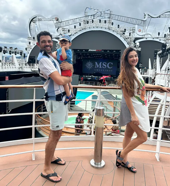 família viagem navio cruzeiro