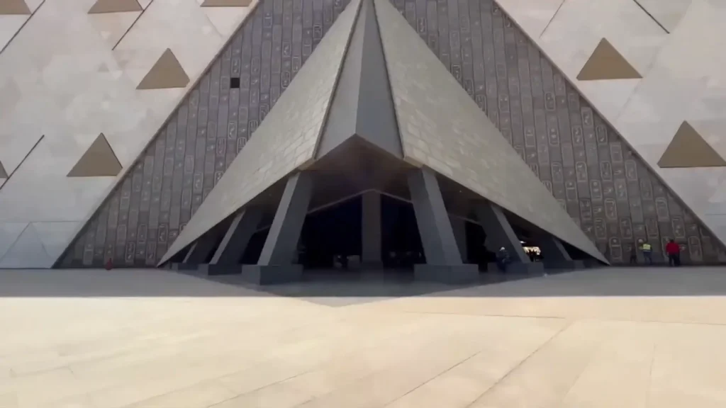 Grande Museu do Egito Cairo acervo arqueológico