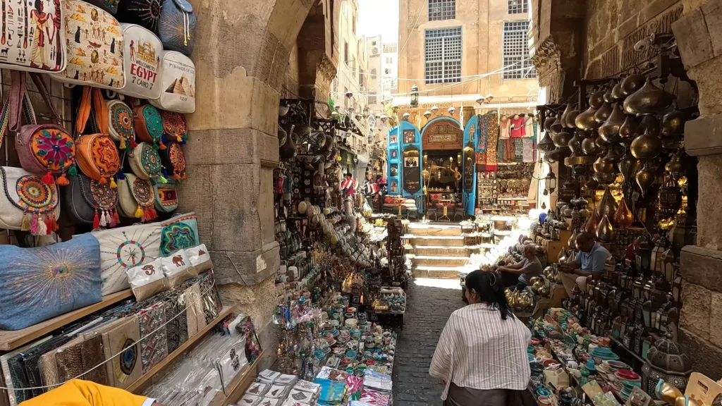 Khan el Khalili mercado tradicional Cairo Egito