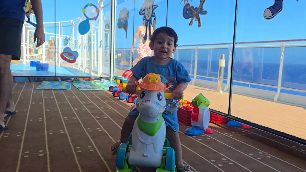 mini club navio cruzeiro área infantil