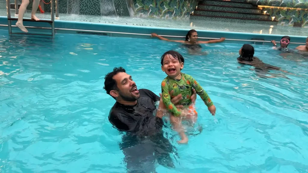 piscina navio cruzeiro família crianças
