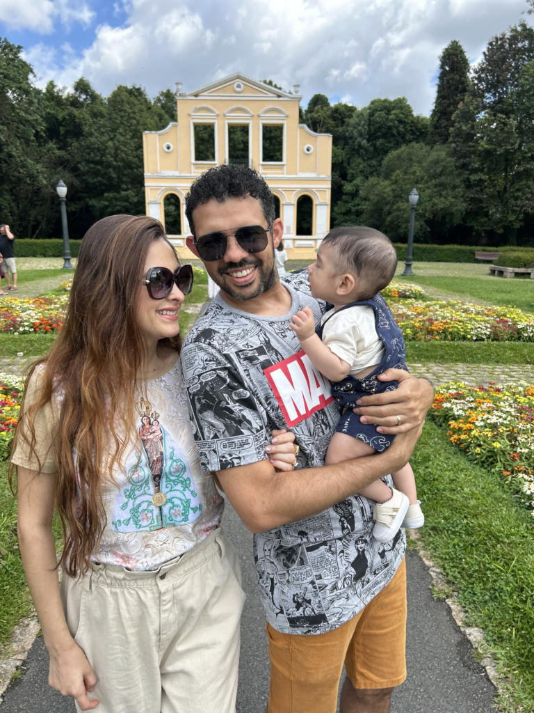 Entrada do Bosque Alemão com arquitetura típica