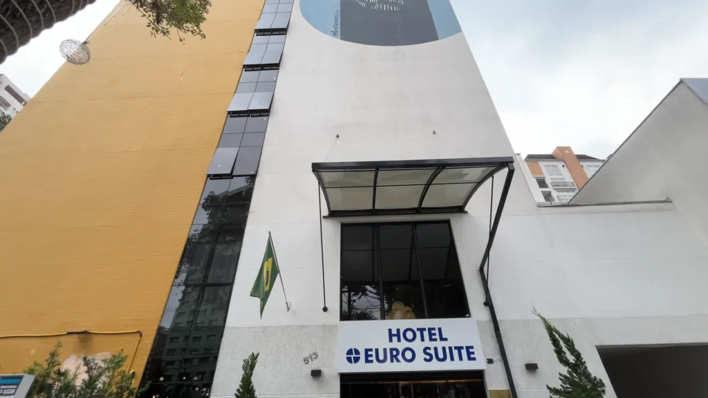 fachada do hotel eurosuites batel curitiba