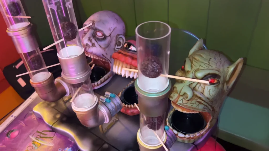 Sobremesa interativa com zumbi no Lúdico