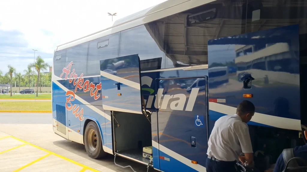 Ônibus da Citral fazendo trajeto Porto Alegre Gramado