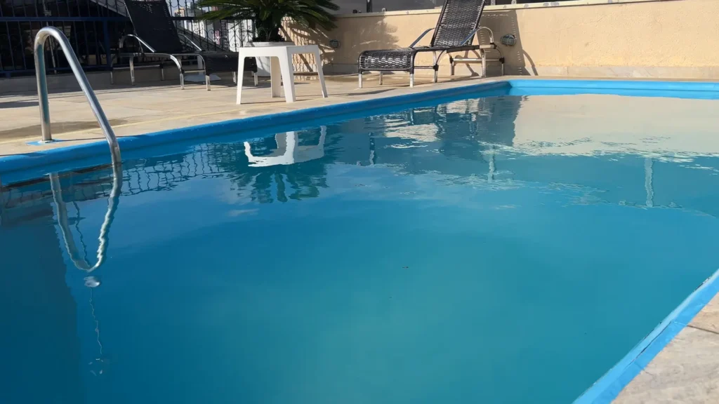 piscina flat petras curitiba vista