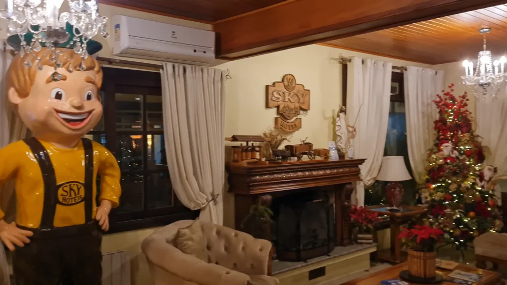 Recepção do Hotel Sky em Gramado decorada