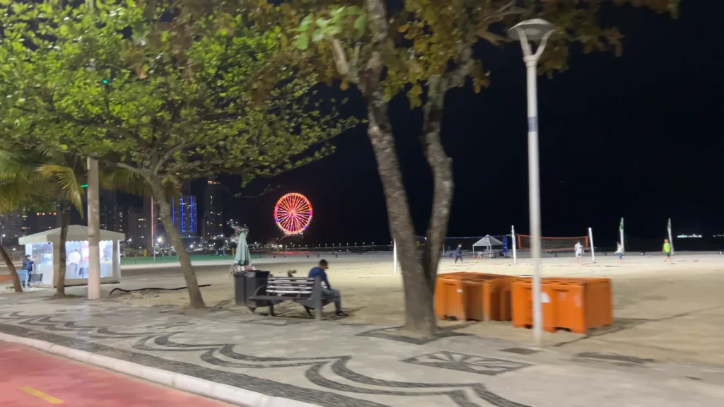 Orla de Balneário Camboriú à noite