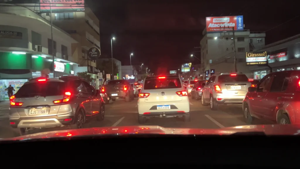 Trânsito em Balneário Camboriú durante a alta temporada