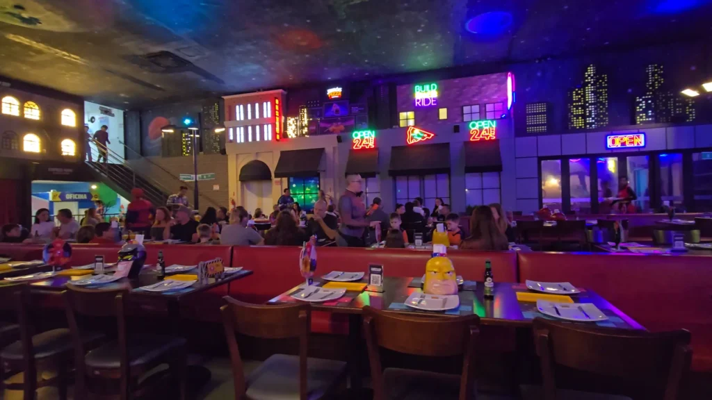 Interior da Heróis da Pizza em Florianópolis